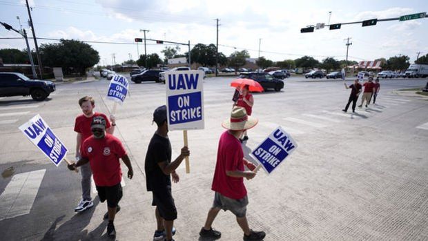 ABD’de otomotiv işçilerinin grevinin maliyeti artıyor