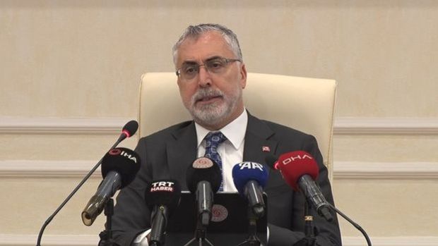 Işıkhan: Depremden etkilenen 4 şehir ve iki ilçede mücbir sebep hali uzatıldı