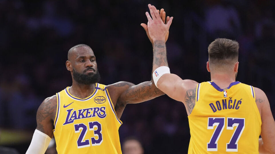 Los Angeles Lakers 10 milyar dolara satılacak