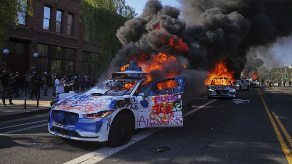 Los Angeles’taki sınır protestoları hız kesmiyor