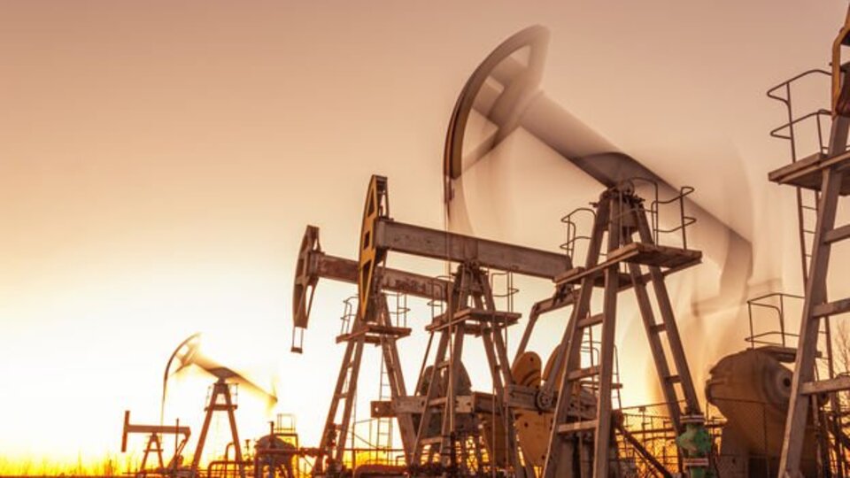 Petrol, ABD-Çin görüşmeleri ve zayıf talep nedeniyle geriledi