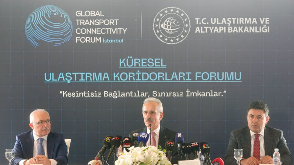 Uraloğlu: Hürmüz Boğazı kapatılırsa Kalkınma Yolu ve Orta Koridor alternatif olacaktır