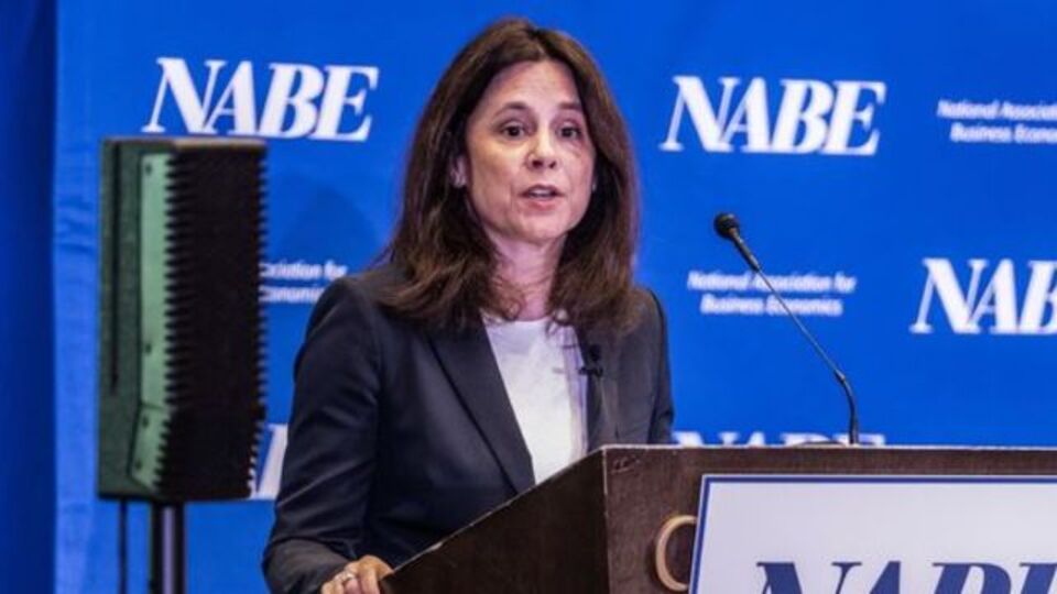 Dallas Fed Başkanı Logan: Tarifeler enflasyonu sınırlı etkiliyor