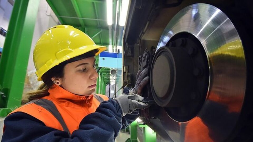 Sanayi üretimi artışa geçti