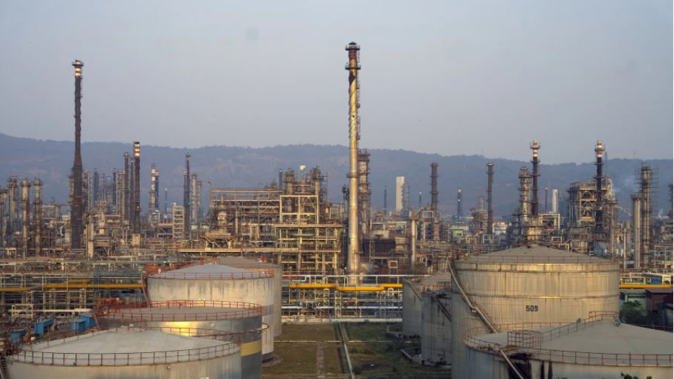 Hindistan Rus petrolü almak için alternatif para birimlerine yöneliyor