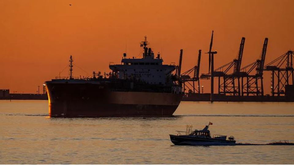 Hürmüz’de başlayan petrol şoku batıya ileriliyor