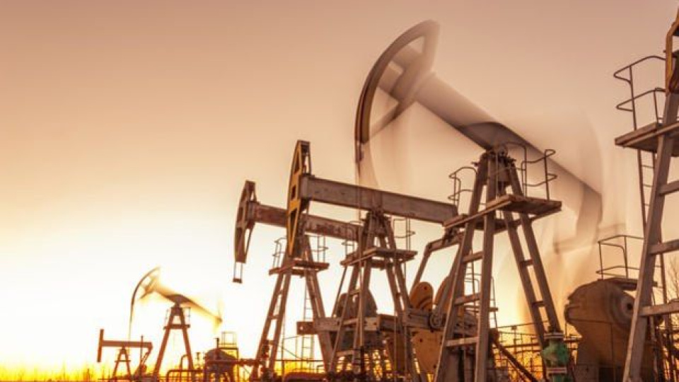 ABD’de petrol fiyatları 4 yıl sonra ilk kez Brent’i geçti