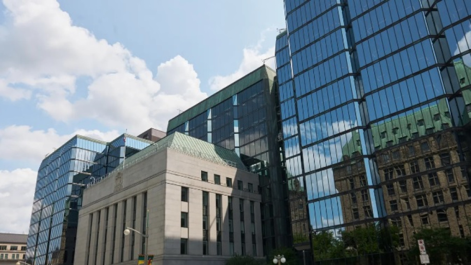 Faizi değiştirmeyen Kanada MB’den ‘küçük ayarlamalar’ olabilir mesajı