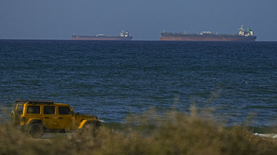 Hürmüz’de gerilim: Ateş açıldı