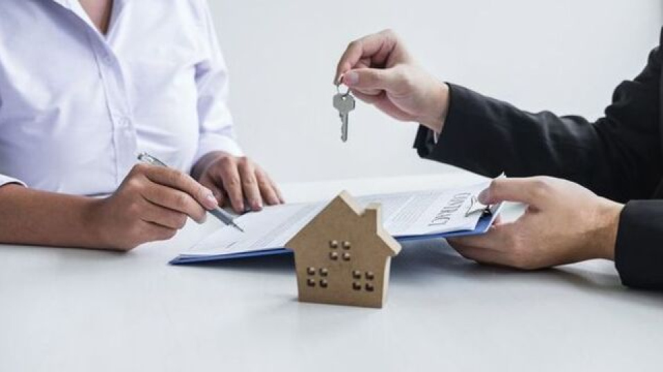 Konut satışları Mart’ta geriledi