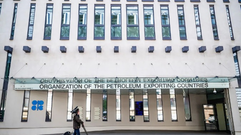 Rusya: BAE’nin OPEC’ten ayrılması fiyat savaşına yol açmaz