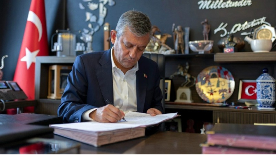 Özel 90 vekille CHP’den istifa etti