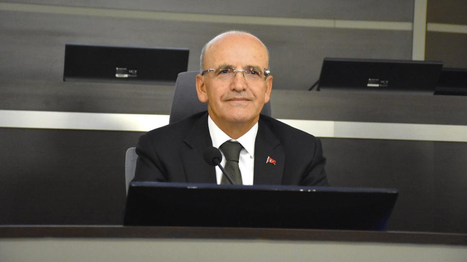 Bakan Şimşek’ten istifa iddialarına yalanlama