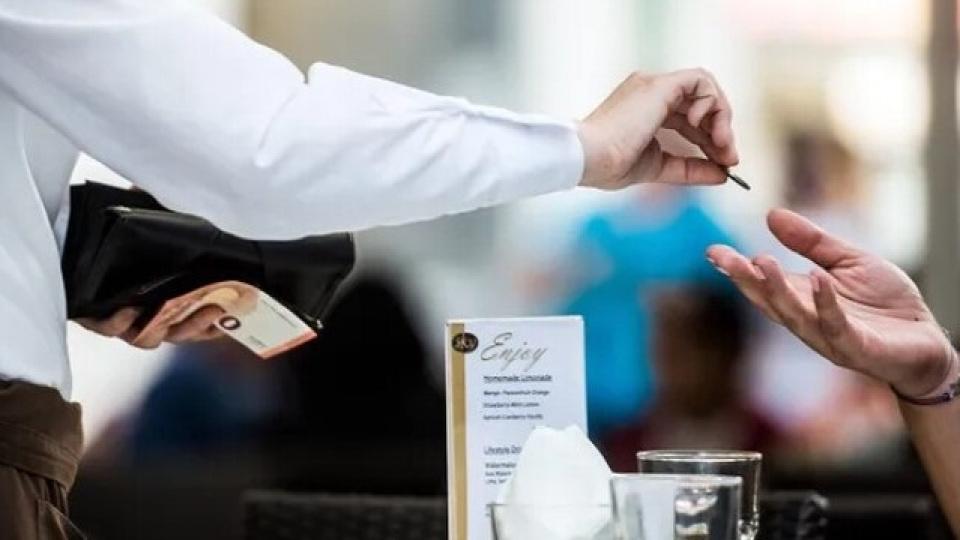 ABD’de hizmet sektöründeki büyüme yavaşladı