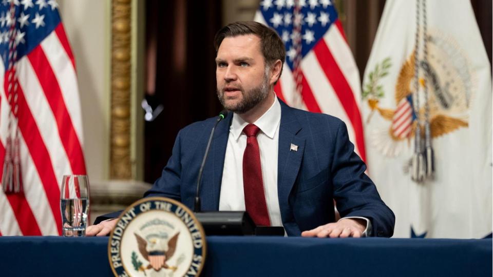 Vance: İran’a karşı son derece temkinliyiz